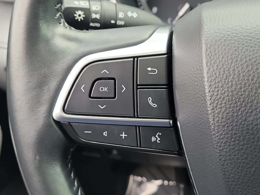 Used 2021 Toyota Highlander XLE FWD image 9