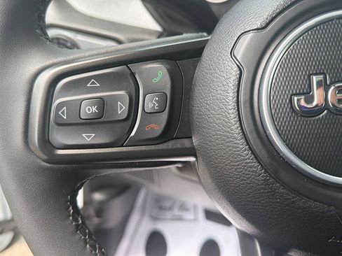 Used 2025 Jeep Wrangler Unlimited Sport AWD/4WD image 18
