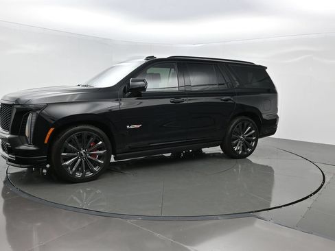 Used 2026 Cadillac Escalade V w/ LPO, Floor Liner Package AWD/4WD image 2