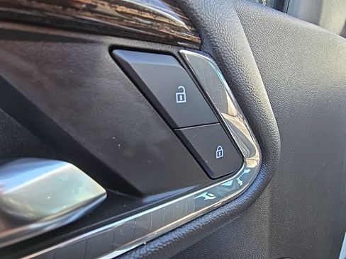 Used 2024 GMC Sierra 1500 Elevation image 9