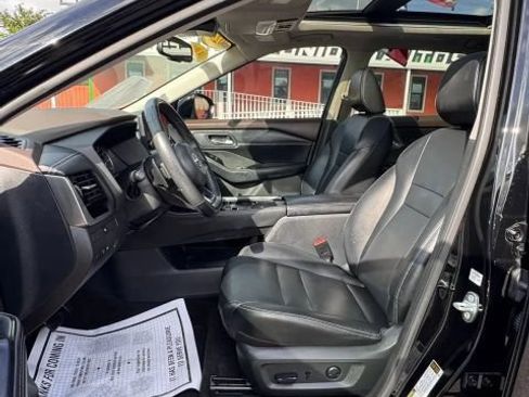 Used 2023 Nissan Rogue SL w/ SL Premium Package FWD image 11