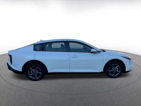 Used 2025 Kia K4 LXS image 14