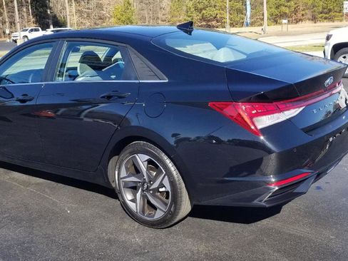 Used 2021 Hyundai Elantra Limited w/ Cargo Package image 6