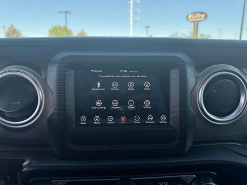 Used 2020 Jeep Wrangler Unlimited Sahara image 20