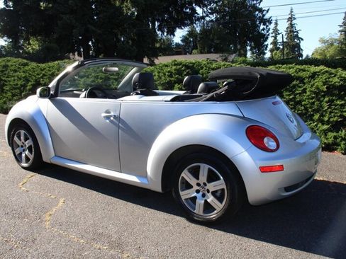 Used 2006 Volkswagen Beetle Convertible w/ Package 1 FWD image 8