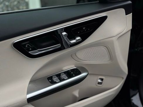 Certified 2023 Mercedes-Benz C 300 4MATIC Sedan image 21