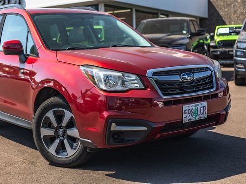 Used 2018 Subaru Forester 2.5i Premium w/ All-Weather Package AWD/4WD image 3