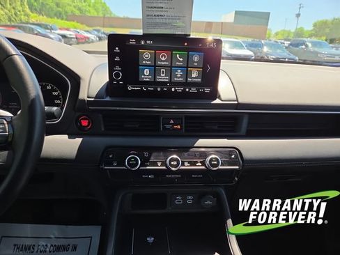 Used 2024 Honda Pilot Touring image 11
