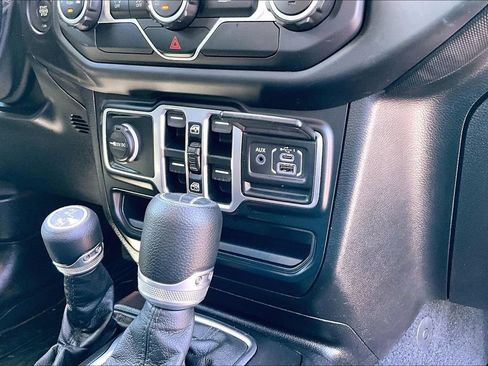 Used 2020 Jeep Gladiator Sport w/ Quick Order Package 24S AWD/4WD image 17
