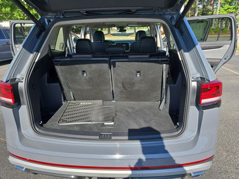 Used 2024 Volkswagen Atlas Peak Edition SE AWD/4WD image 14