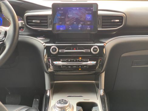 Used 2022 Ford Explorer ST AWD/4WD image 30
