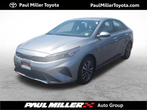 Used 2023 Kia Forte LXS w/ LXS Technology Package FWD image 1