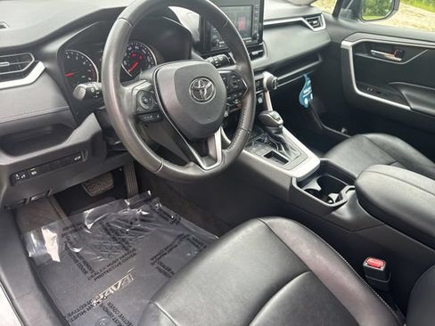 Used 2021 Toyota RAV4 XLE Premium FWD image 12