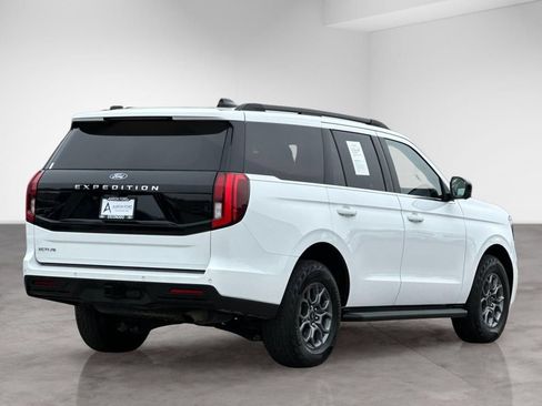 Used 2025 Ford Expedition Active AWD/4WD image 5