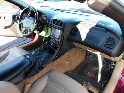 Used 2002 Chevrolet Corvette 2dr Cpe w/ Preferred Equipment Group2 image 11