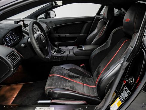 Used 2015 Aston Martin V8 Vantage GT RWD image 40