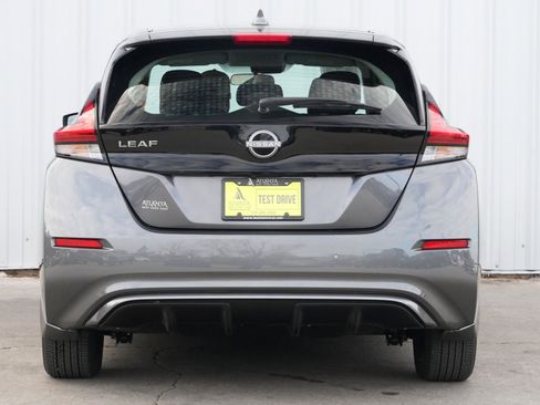 Used 2025 Nissan Leaf S image 9