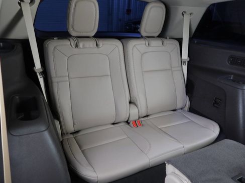 Used 2021 Lincoln Aviator Reserve w/ Equipment Group 201A image 16