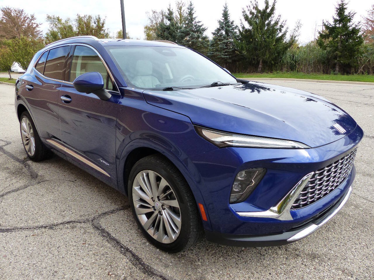 Used 2025 Buick Envision Avenir AWD/4WD image 13
