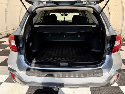 Used 2019 Subaru Outback 2.5i Premium AWD/4WD image 4