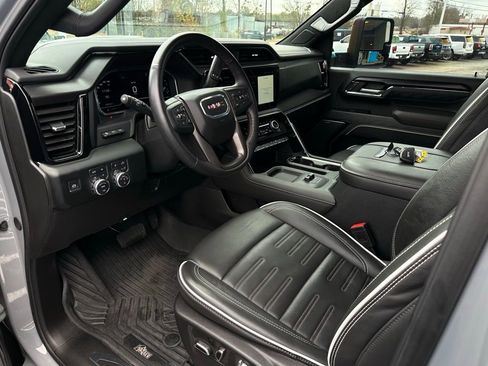 Used 2024 GMC Sierra 2500 AT4X w/ AT4X AEV Edition image 10