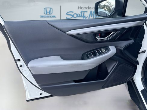 Used 2020 Subaru Outback Premium image 17