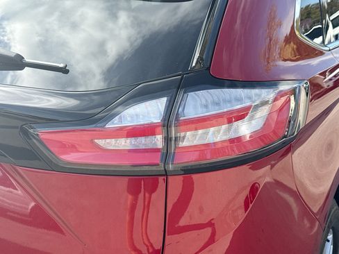 Used 2022 Ford Edge SEL w/ Convenience Package image 27