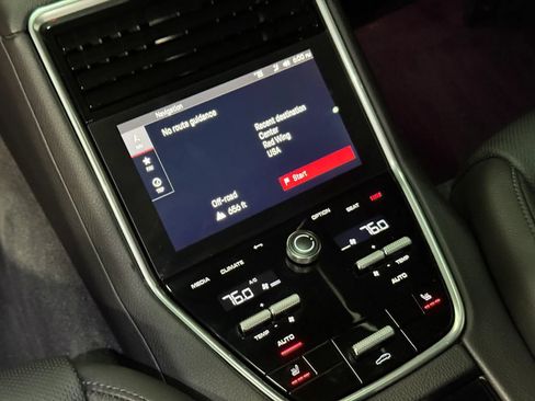 Used 2023 Porsche Panamera 4 Platinum Edition AWD/4WD image 68