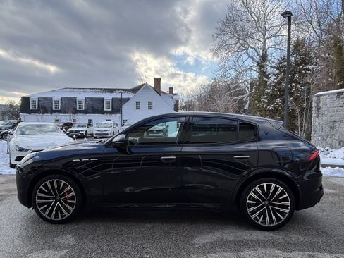 Used 2023 Maserati Grecale Modena image 2