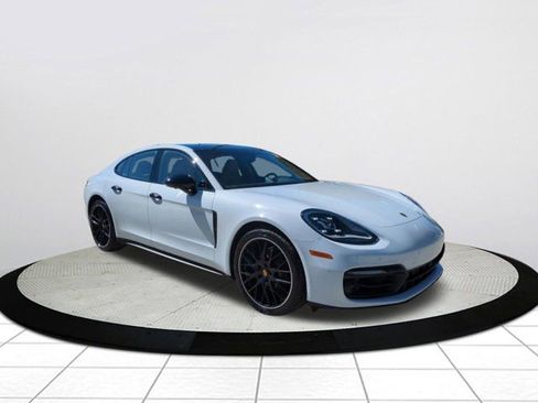 Used 2022 Porsche Panamera image 1
