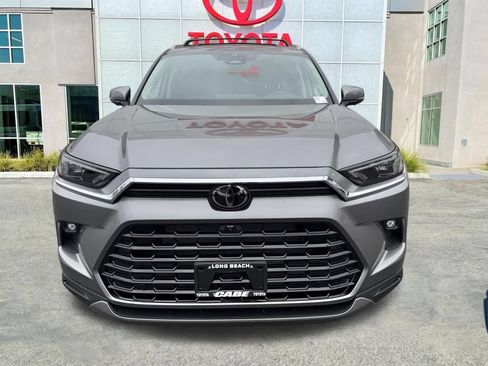 Used 2026 Toyota Grand Highlander AWD image 3