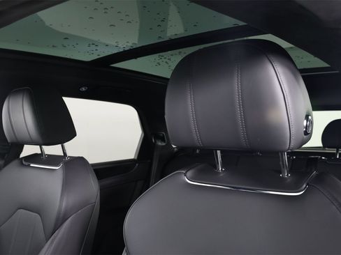 Used 2022 Bentley Bentayga image 24