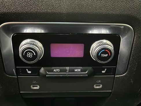 Used 2023 GMC Yukon AT4 AWD/4WD image 28