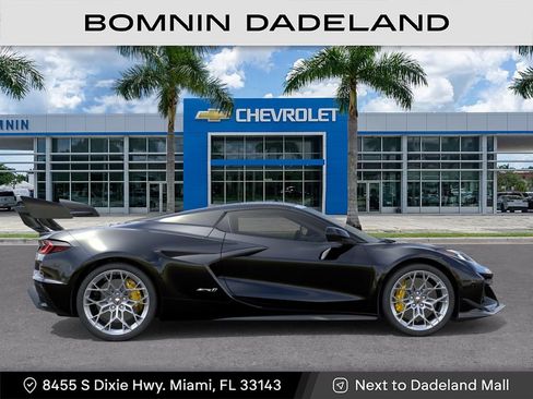 New 2026 Chevrolet Corvette ZR1 w/ ZR1 Carbon Fiber Aero Package RWD image 6