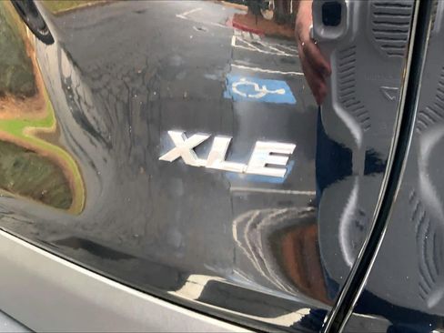 Used 2020 Toyota RAV4 XLE image 9