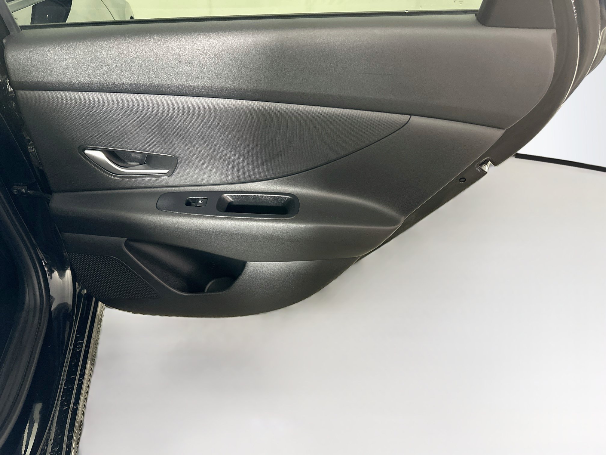 Used 2023 Hyundai Elantra SEL w/ Preferred Accessory Package FWD image 29