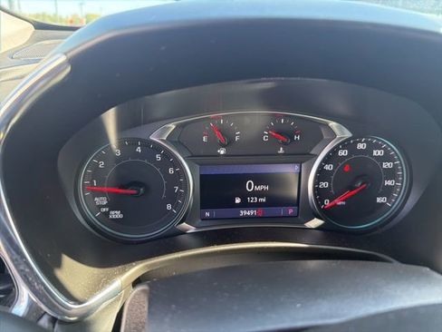 Used 2023 Chevrolet Equinox Premier AWD/4WD image 11
