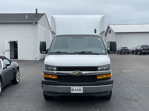 Used 2021 Chevrolet Express 3500 w/ Power Convenience Package RWD image 5