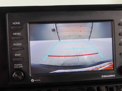 Used 2022 Toyota RAV4 XLE image 18