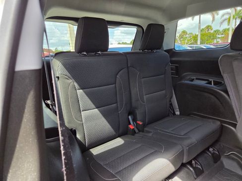 Used 2023 GMC Acadia SLE w/ Driver Convenience Package image 15