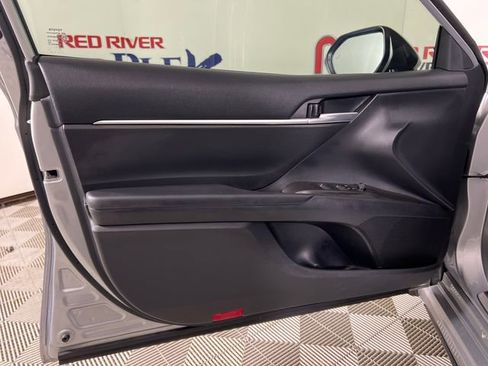 Used 2024 Toyota Camry SE w/ Convenience Package image 12