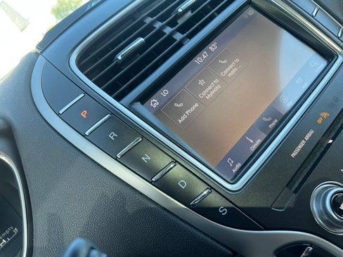 Used 2019 Lincoln Nautilus Select AWD/4WD image 14