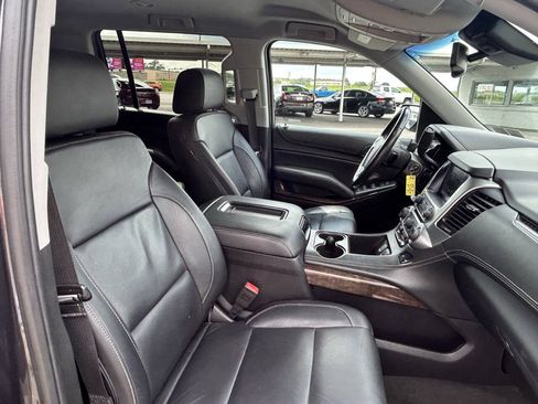 Used 2018 Chevrolet Suburban LT AWD/4WD image 17