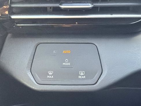 Certified 2023 Volkswagen ID.4 Pro RWD image 24