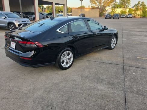 Used 2025 Honda Accord LX image 7