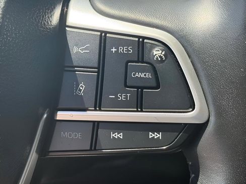 Used 2023 Toyota Highlander LE image 17