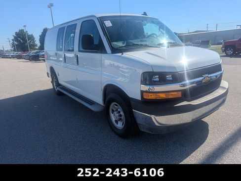 Used 2025 Chevrolet Express 2500 w/ Driver Convenience Package RWD image 3