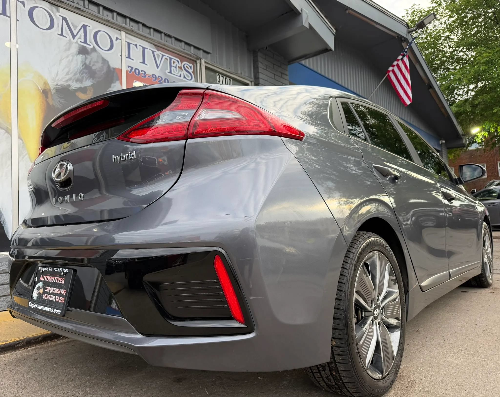 Used 2017 Hyundai Ioniq Limited FWD image 3