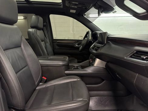 Used 2024 Chevrolet Tahoe Z71 w/ Luxury Package AWD/4WD image 32