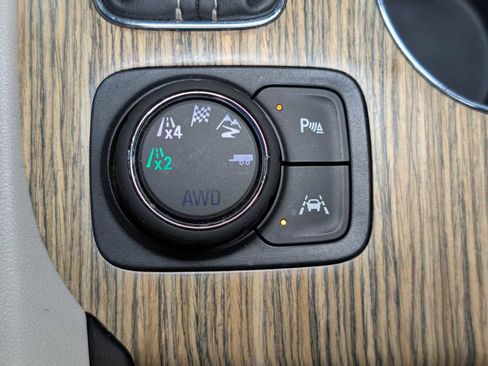 Used 2018 GMC Acadia Denali w/ Technology Package AWD/4WD image 31